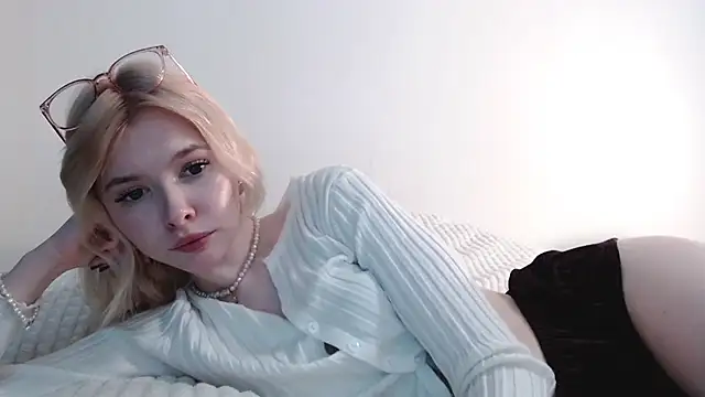 Snapshot of Sataobby chatting on December 24, 3:26 pm Sataobby online show from December 24, 3:26 pm