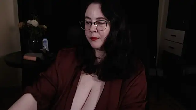 Snapshot of poshmistress chatting on November 7, 3:00 am poshmistress online show from November 7, 3:00 am