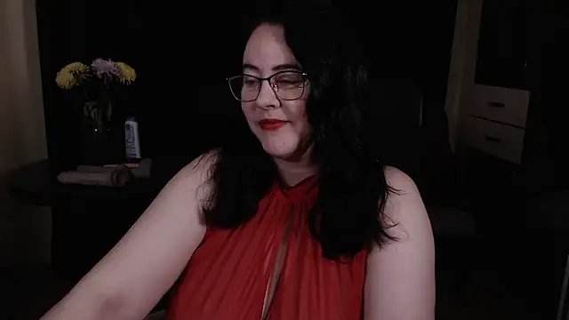 Snapshot of poshmistress chatting on October 26, 4:13 am poshmistress online show from October 26, 4:13 am