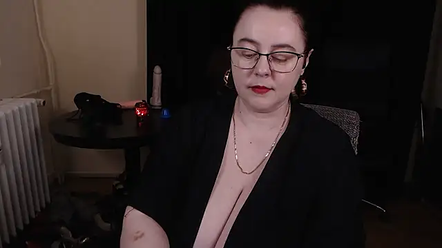 Snapshot of poshmistress chatting on March 19, 7:17 pm poshmistress online show from March 19, 7:17 pm