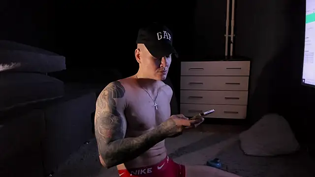 Snapshot of RODARRI chatting on March 27, 9:27 pm RODARRI online show from March 27, 9:27 pm