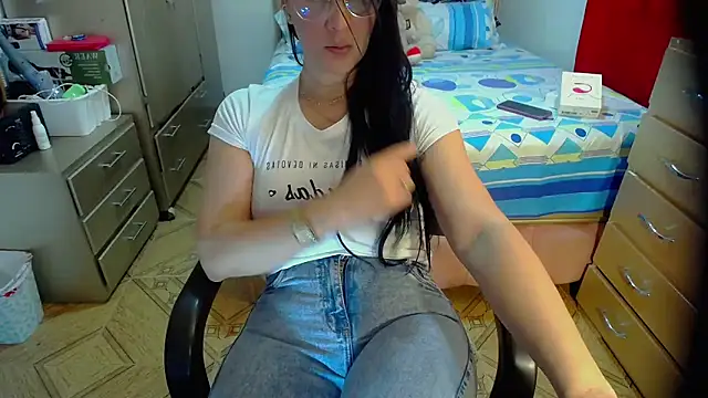 BitterMomXxx online show from February 25, 2:04 pm