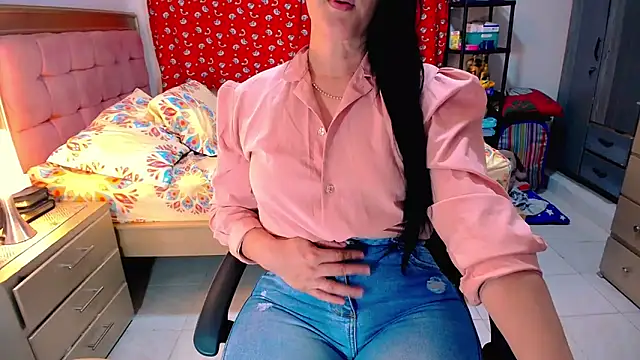 BitterMomXxx online show from April 11, 5:48 am