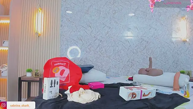 sabrina shark  online show from December 4, 3:16 am