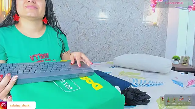 sabrina shark  online show from December 5, 2:43 am