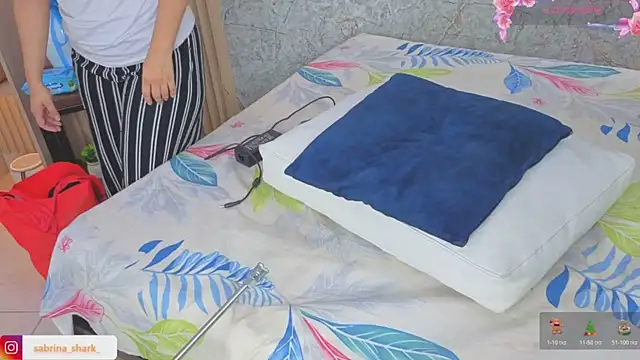 sabrina shark  online show from December 19, 1:42 am