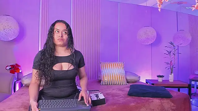 sabrina shark  online show from March 6, 2:50 am