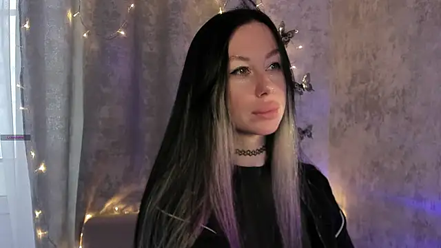 Snapshot of elena_addiction chatting on February 16, 6:12 am elena addiction online show from February 16, 6:12 am