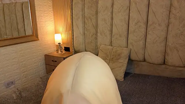 catalina  23 online show from October 21, 7:24 pm