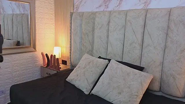 Snapshot of catalina__23 chatting on June 10, 7:15 pm catalina 23 online show from June 10, 7:15 pm