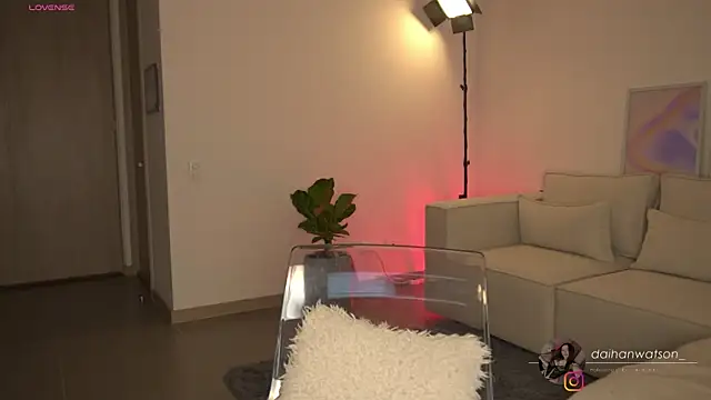 Snapshot of Daihanwatson_ chatting on March 10, 1:45 am Daihanwatson online show from March 10, 1:45 am