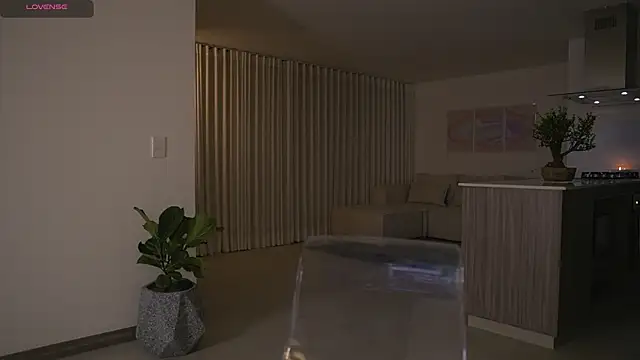 Daihanwatson  online show from December 17, 12:59 am