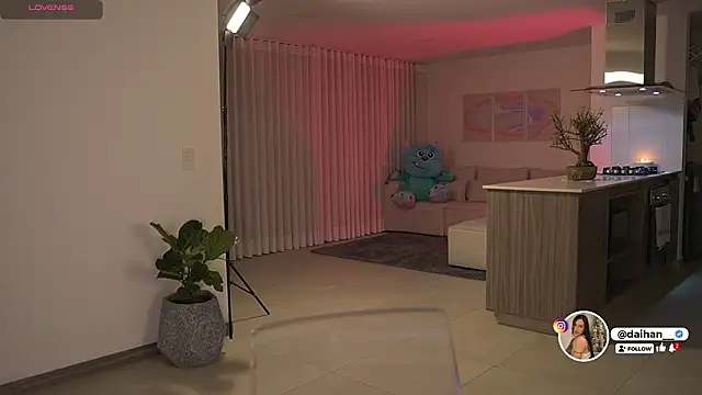 Daihanwatson  online show from February 10, 2:43 am