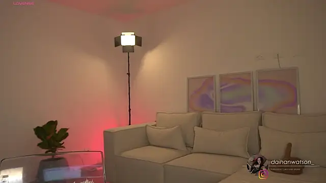 Snapshot of Daihanwatson_ chatting on March 16, 4:41 am Daihanwatson online show from March 16, 4:41 am