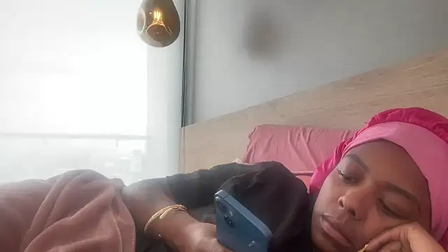 ChocolateCakeQueen online show from March 29, 8:32 pm