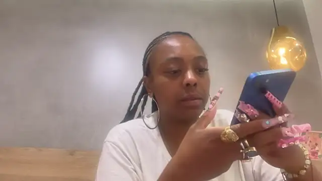 ChocolateCakeQueen online show from May 17, 3:06 am