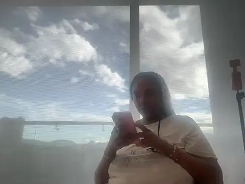ChocolateCakeQueen online show from July 17, 12:24 pm