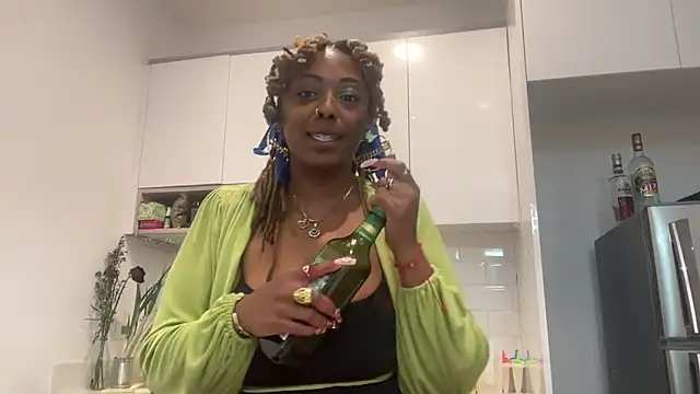 ChocolateCakeQueen online show from March 4, 11:22 pm