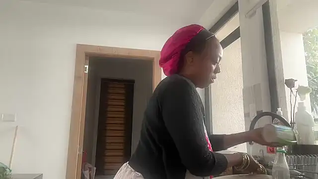 ChocolateCakeQueen online show from October 18, 3:03 pm
