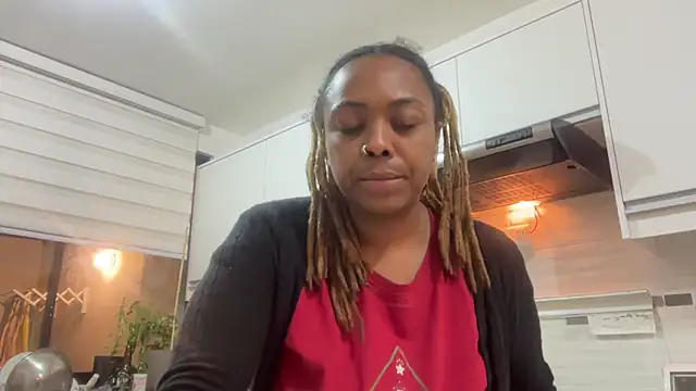 ChocolateCakeQueen online show from October 5, 2:13 am
