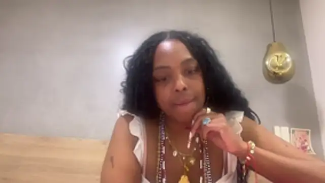 ChocolateCakeQueen online show from April 17, 3:53 am