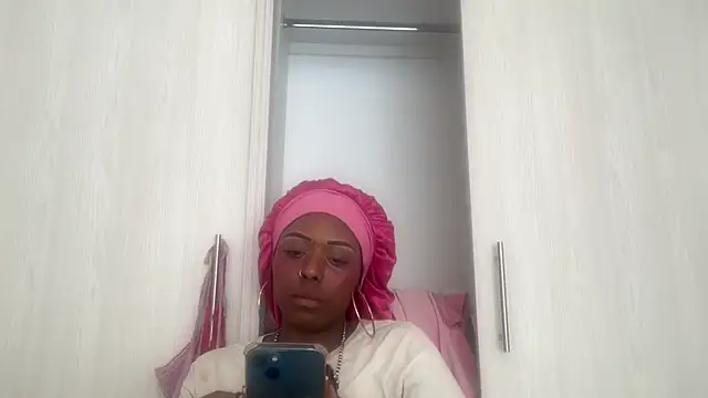 ChocolateCakeQueen online show from December 18, 9:40 pm