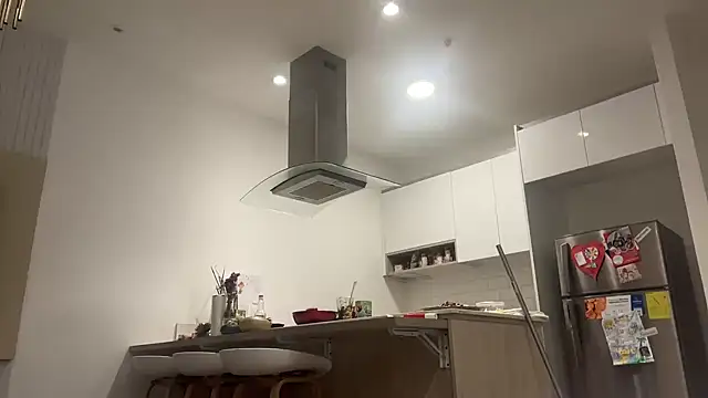 ChocolateCakeQueen online show from March 18, 4:51 am