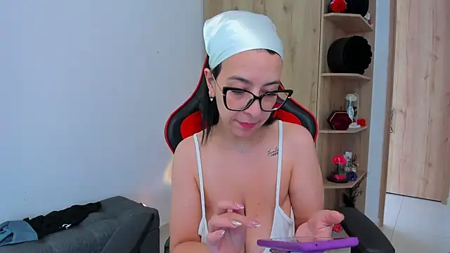  amanda seyfried19 online show from February 9, 3:43 pm