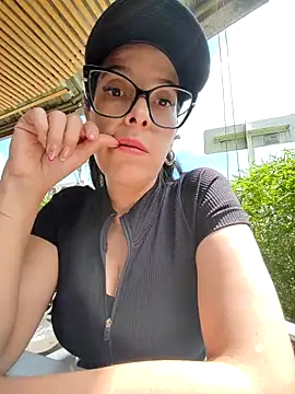  amanda seyfried19 online show from April 1, 6:49 pm