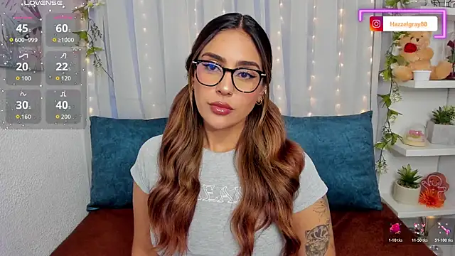 HazzelGray online show from March 31, 1:46 pm