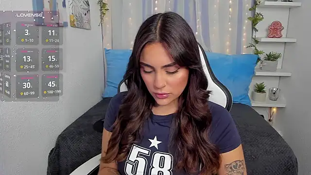 HazzelGray online show from February 4, 3:04 pm