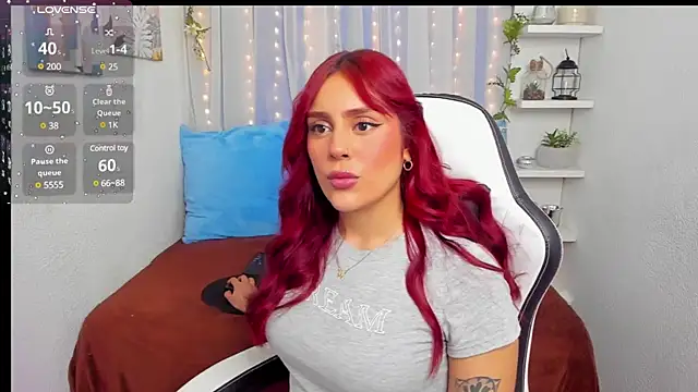 HazzelGray online show from December 5, 3:01 pm