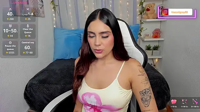 HazzelGray online show from November 12, 4:00 pm