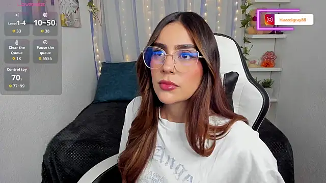 HazzelGray online show from January 8, 2:12 pm