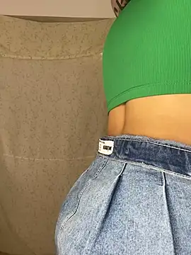hannahb-e online show from March 12, 7:04 pm