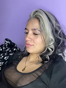 hannahb-e online show from March 8, 12:00 am