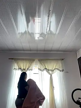 hannahb-e online show from October 21, 3:33 pm