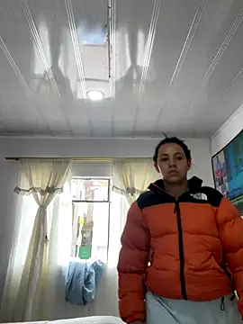 hannahb-e online show from December 4, 2:05 pm