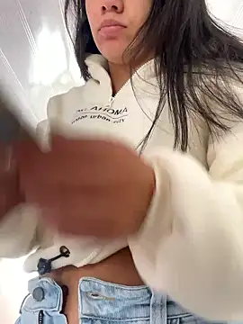 hannahb-e online show from January 15, 4:10 pm