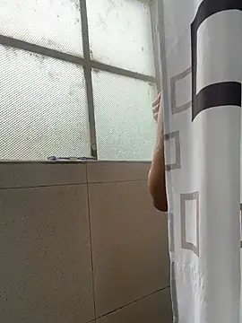 hannahb-e online show from February 12, 8:08 pm