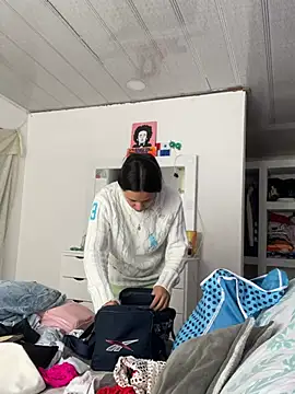 hannahb-e online show from March 25, 3:44 pm