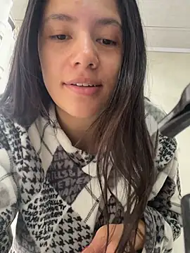 Snapshot of hannahb-e chatting on May 31, 4:35 pm hannahb-e online show from May 31, 4:35 pm