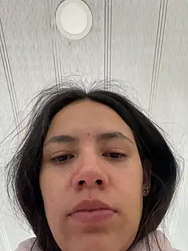 hannahb-e online show from April 7, 4:09 pm