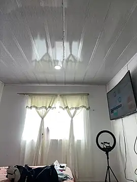 hannahb-e online show from March 9, 5:27 pm