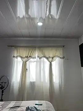 hannahb-e online show from March 31, 4:53 pm