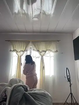 hannahb-e online show from November 23, 1:54 pm