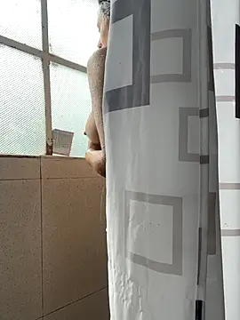 hannahb-e online show from November 1, 2:44 pm