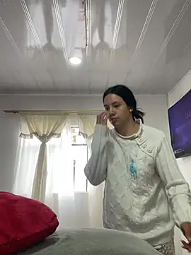 hannahb-e online show from April 9, 12:22 pm