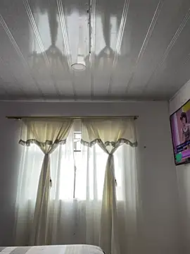 hannahb-e online show from March 27, 2:07 pm