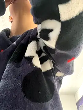 hannahb-e online show from November 13, 4:22 pm